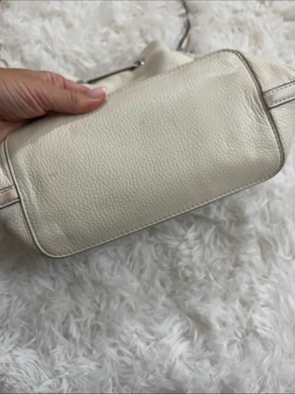 Michael Kors Off-White Pebbled Leather Drawstring Shoulder Bag - Picture 3 of 4